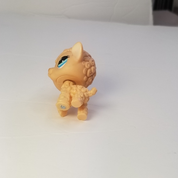 Littlest Pet Shop~#447~Lamb Sheep~Peach~Mint Blue Bow~Blue Dot Eyes - Picture 3 of 6